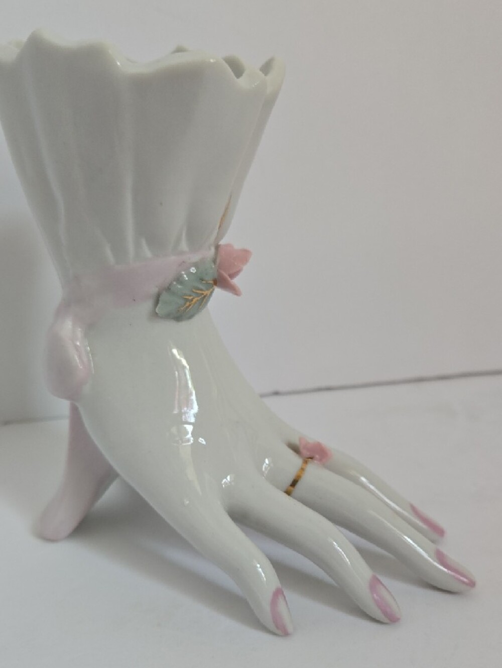 Vintage Hand Vase Pink Roses 4¾ Inch x 4½" Inch Made In Japan - Picture 11 of 16